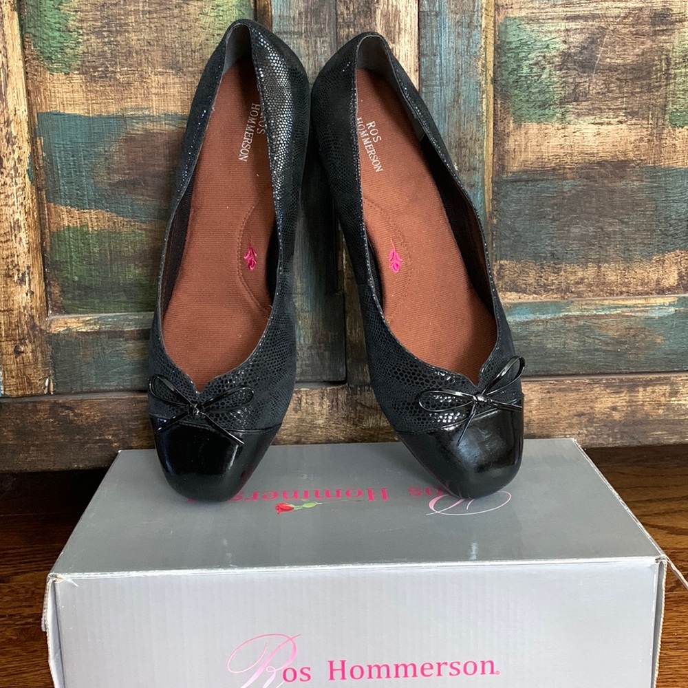 NEW Women’s ballet flats size 8.5 Wide Width